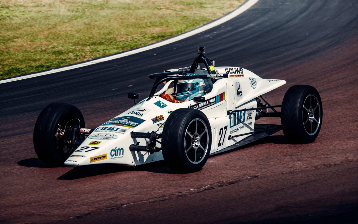 Johan Gouws cornering the JForce Formula Vee